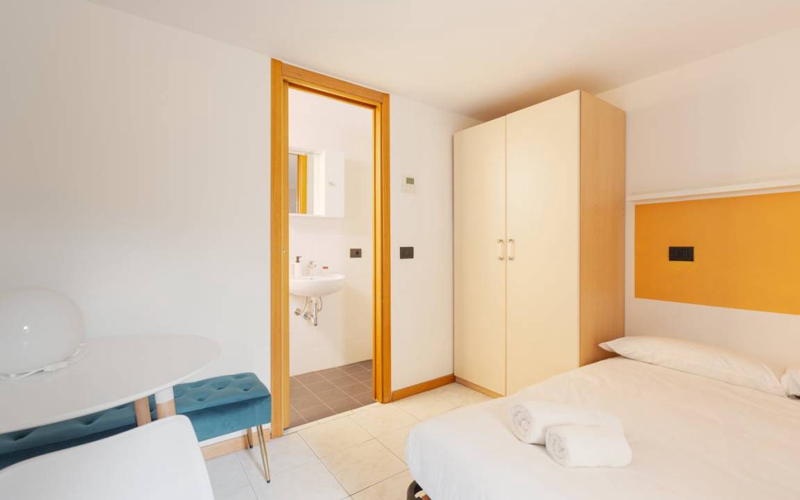 Photo of Bedroom in Magenta