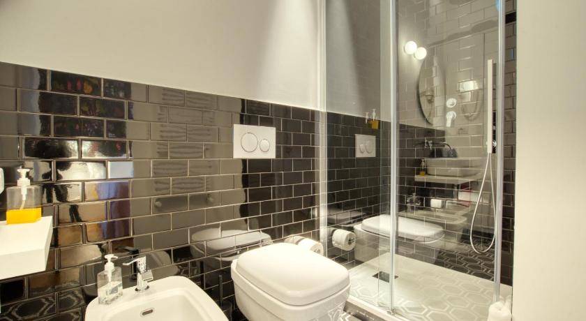 Photo of Bathroom in Central Station