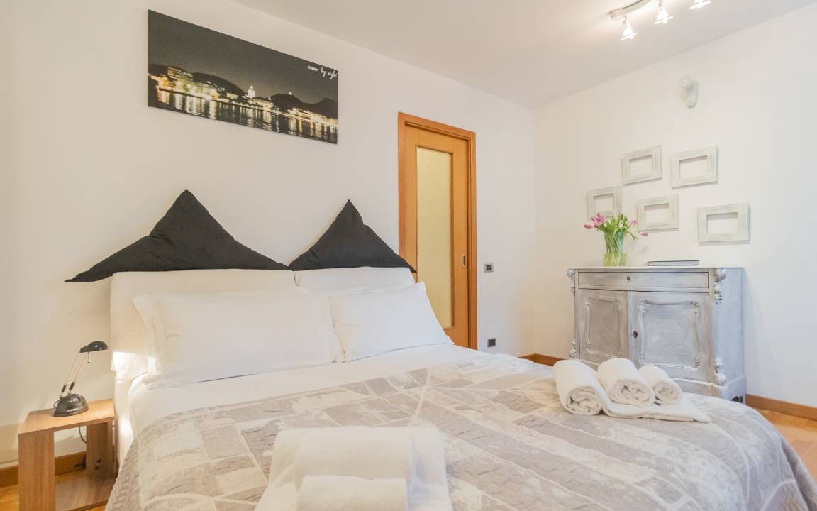 Photo of Bedroom in Como City Centre