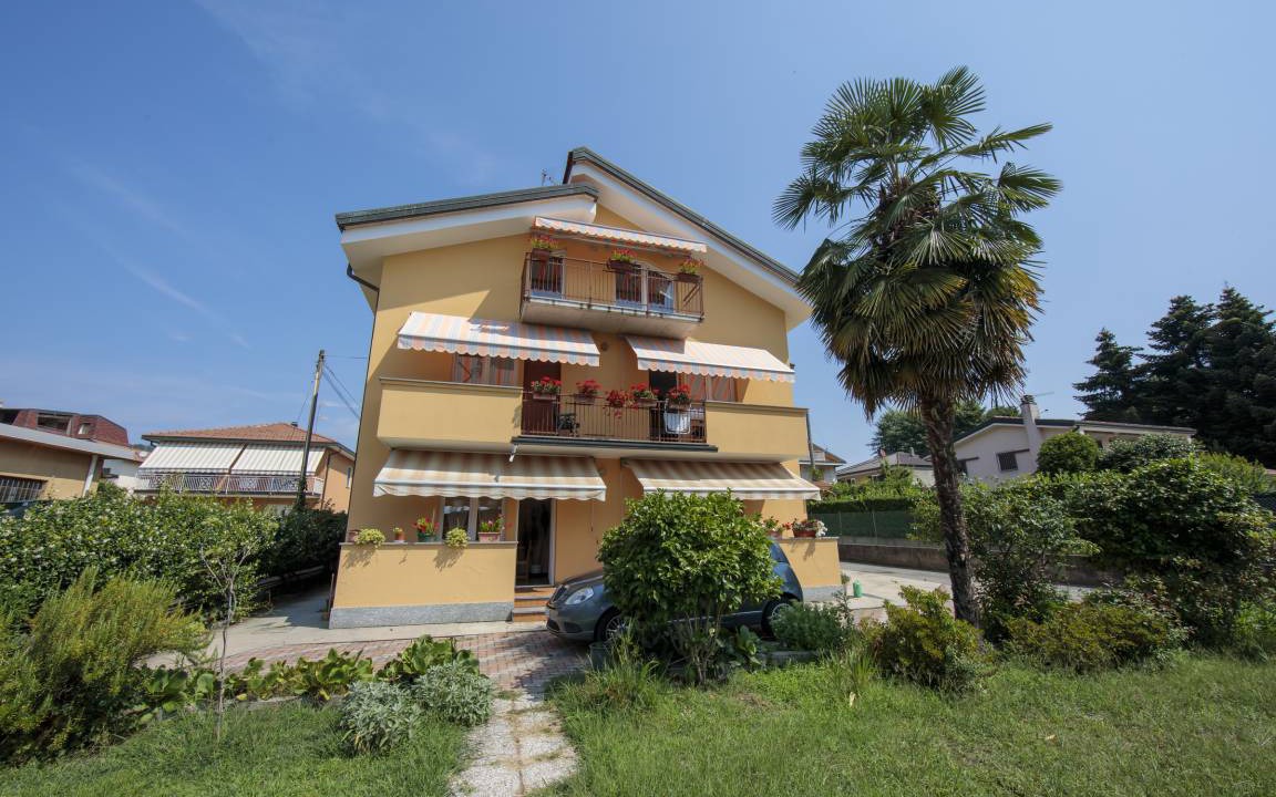 Photo of Buildings in Angera