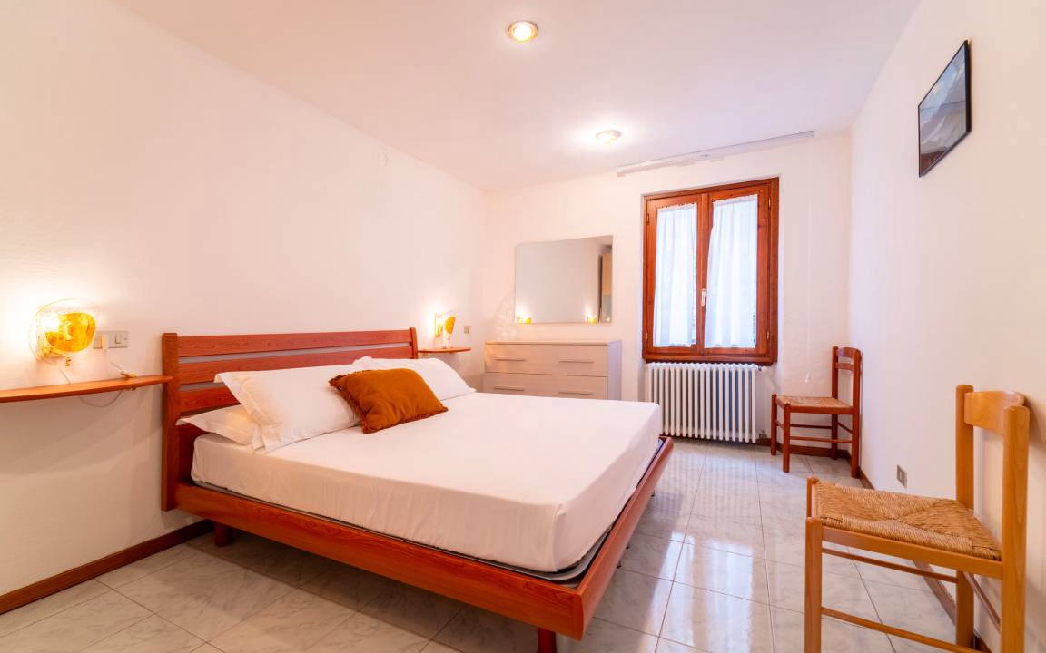 Photo of Bedroom in Colonno