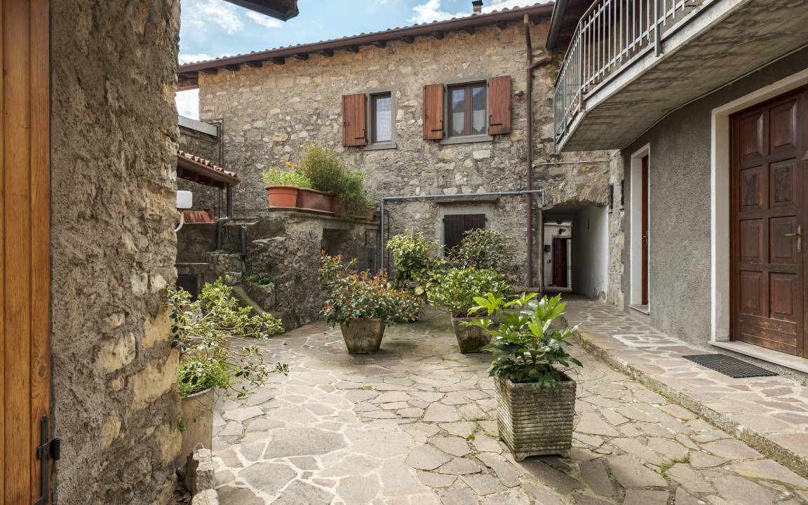 Photo of Others in Adrara San Martino