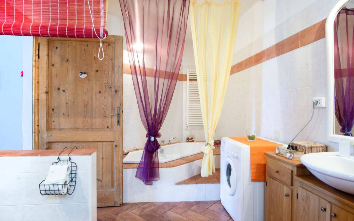 Photo of Bathroom in Dongo
