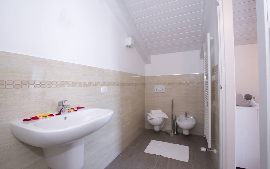 Photo of Bathroom in Naggio