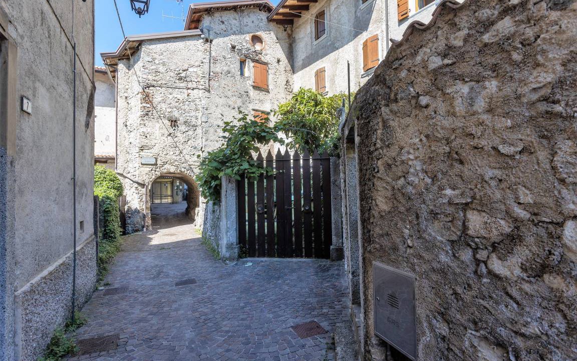 Photo of Others in Vesio
