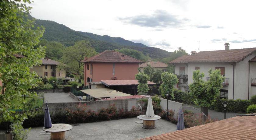 Photo of Buildings in Brinzio