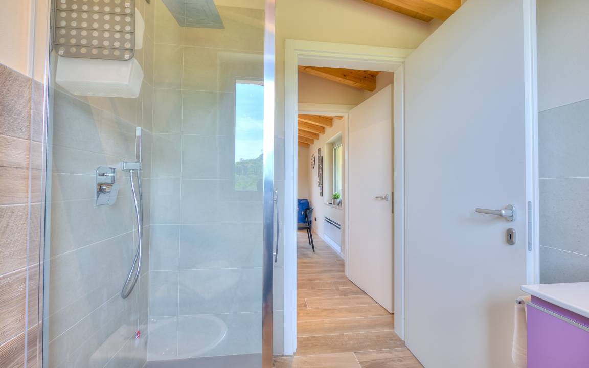 Photo of Bathroom in Roe Volciano