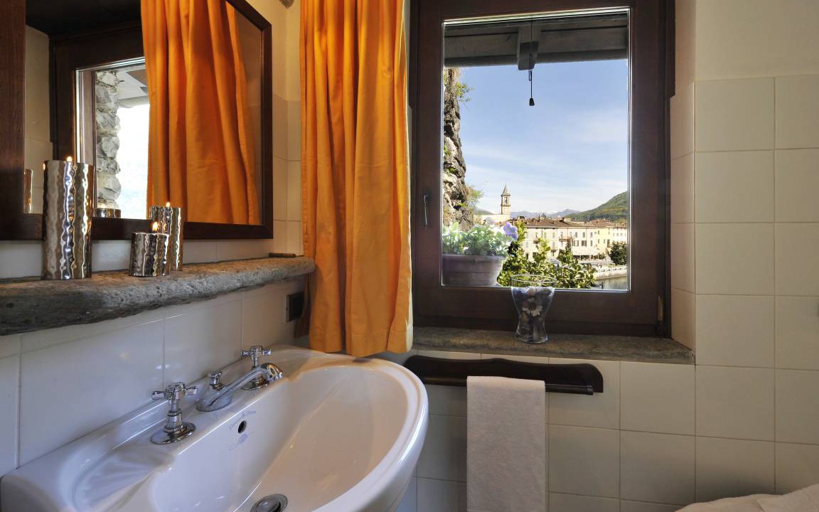 Photo of Bathroom in Cima