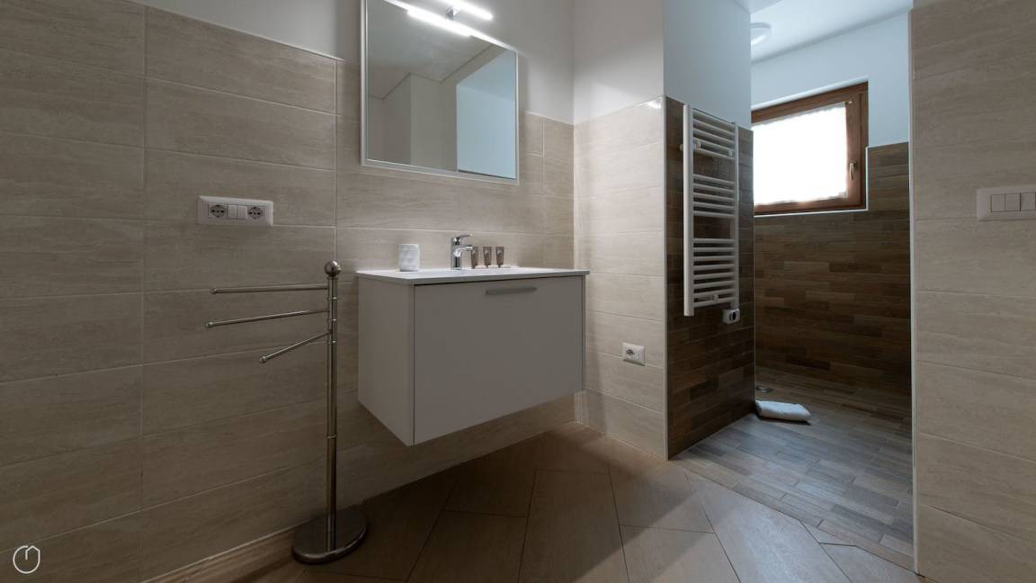 Photo of Bathroom in Tola