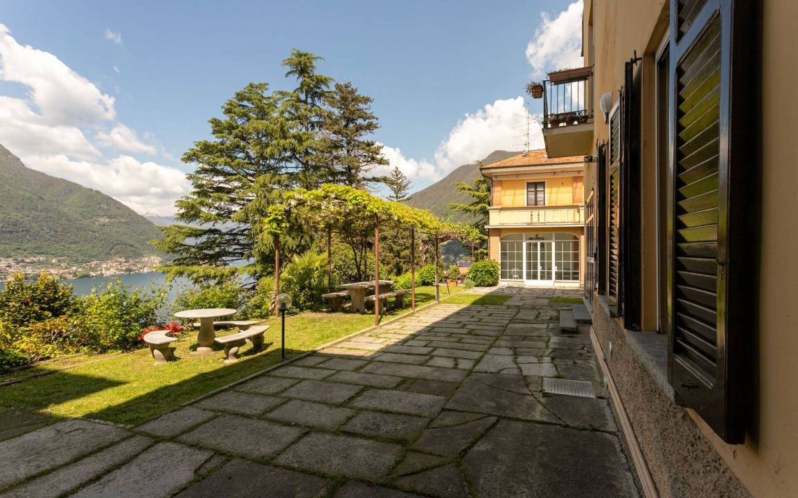 Photo of Others in Riva