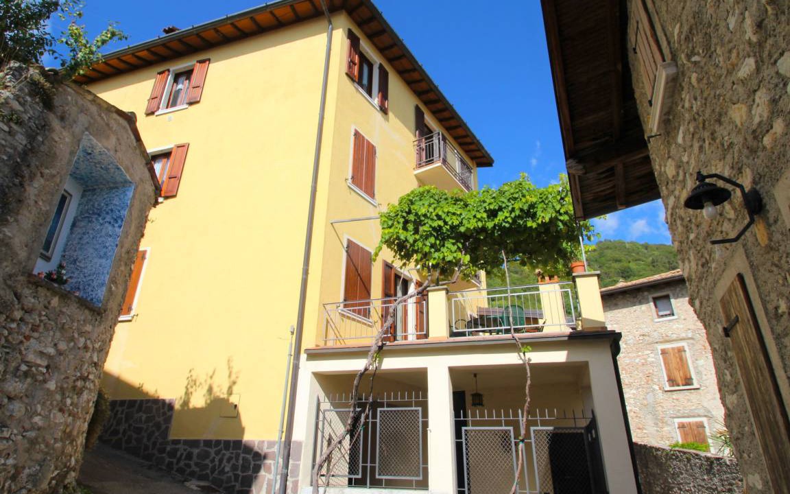 Photo of Buildings in Liano-Formaga