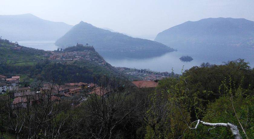 Photo of Others in Marone