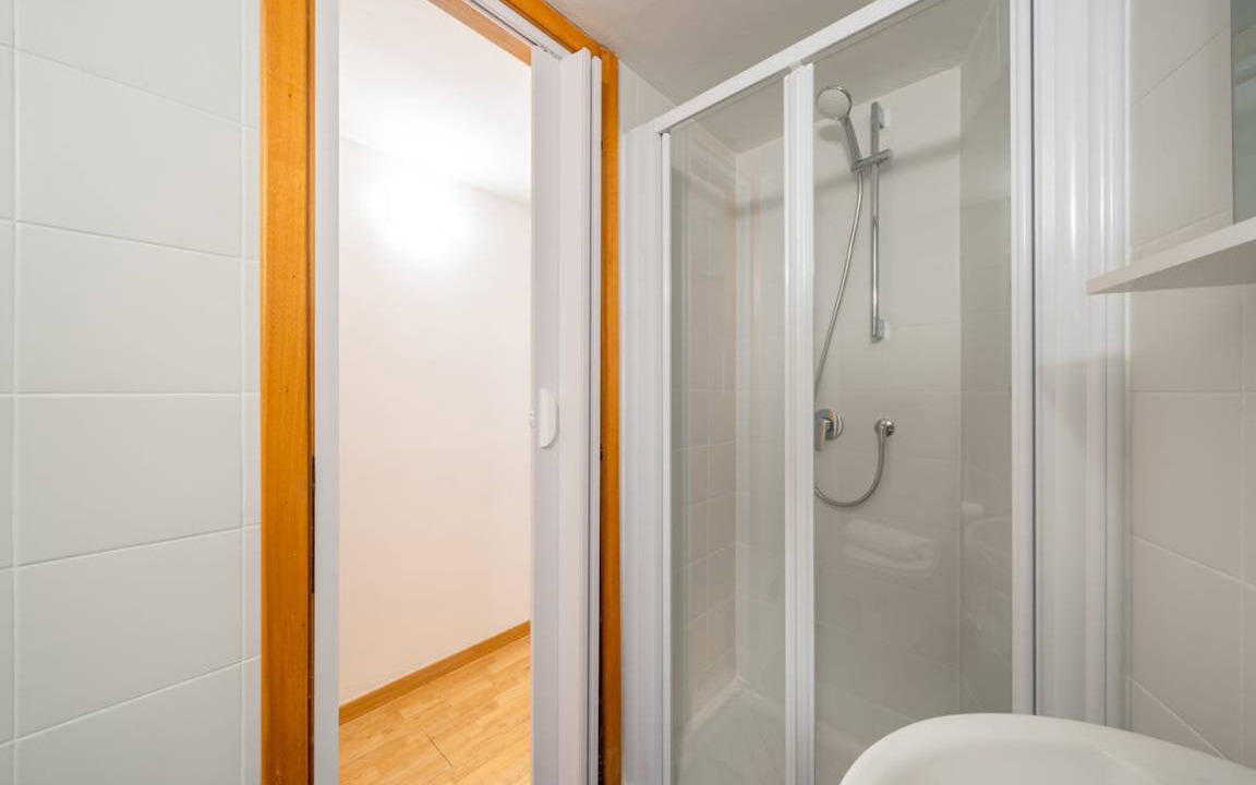 Photo of Bathroom in Magenta