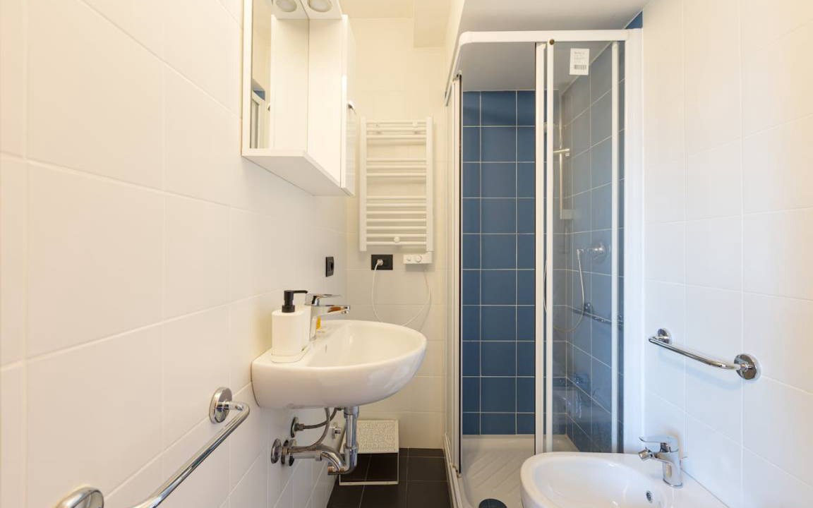 Photo of Bathroom in Magenta