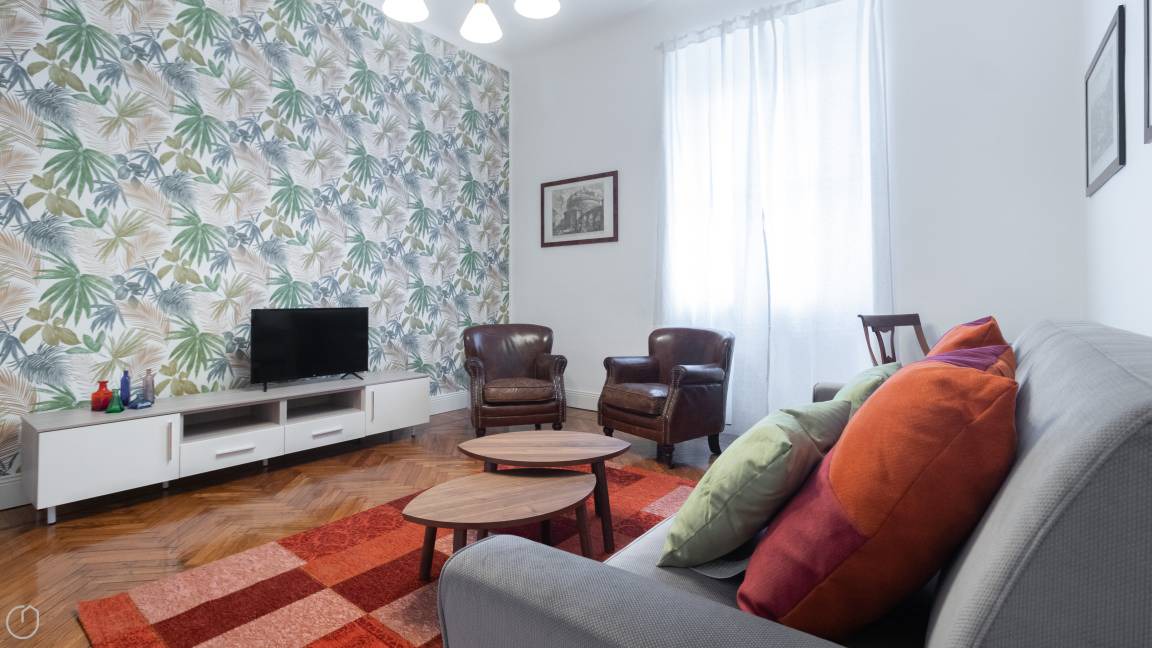 Photo of Livingroom in Magenta