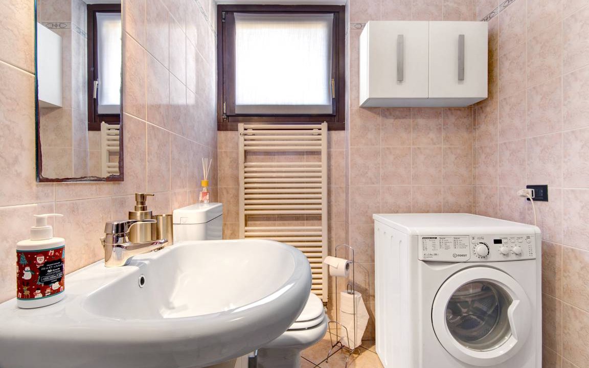 Photo of Bathroom in Dongo