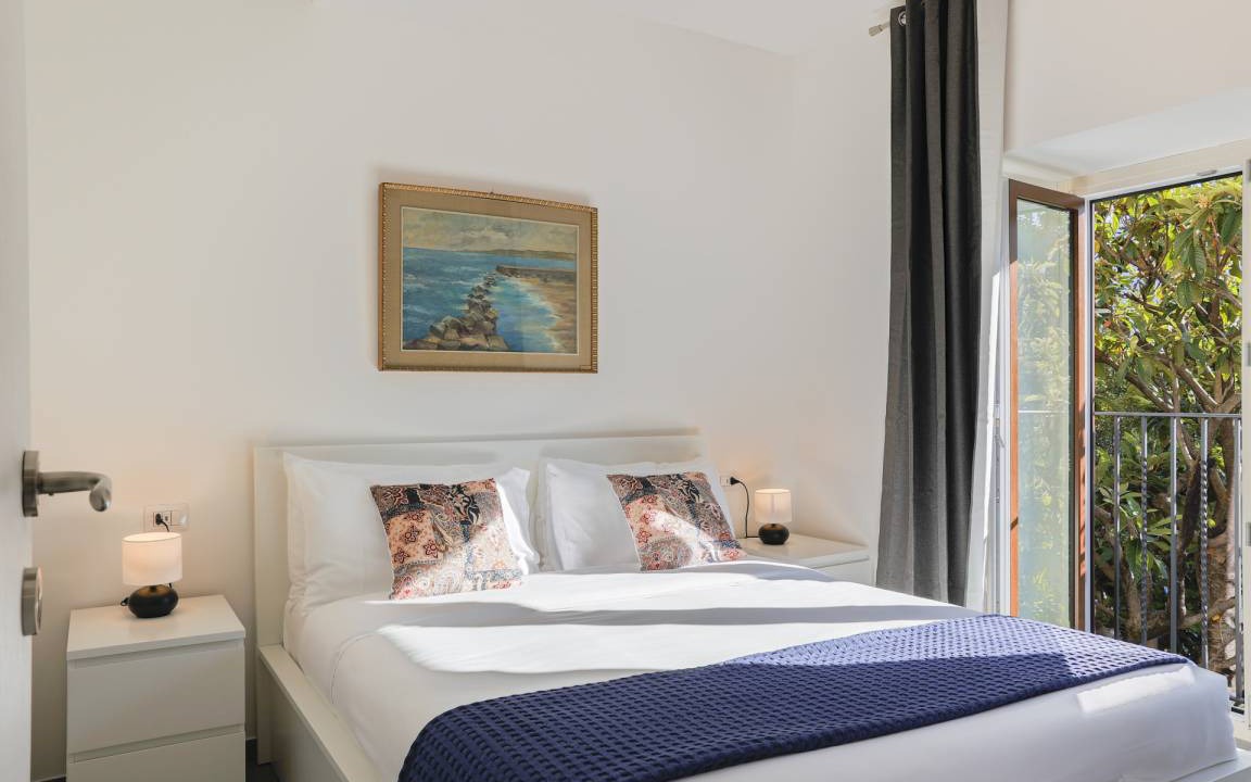 Photo of Bedroom in Carate Urio