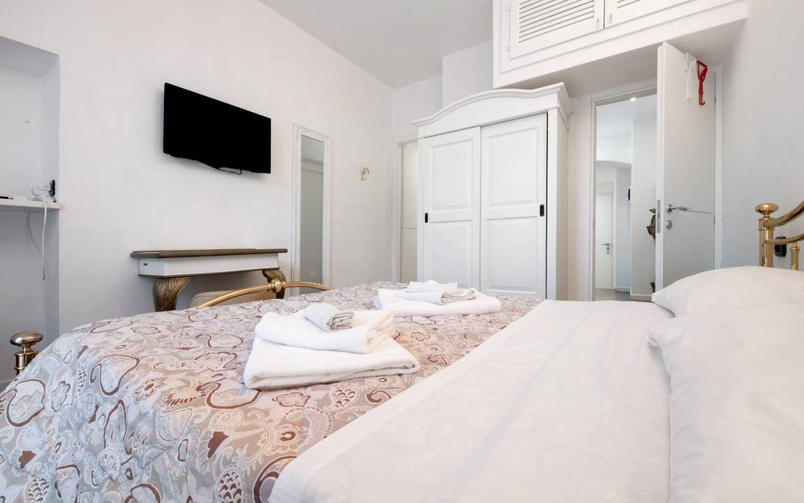 Photo of Bedroom in Mandello del Lario