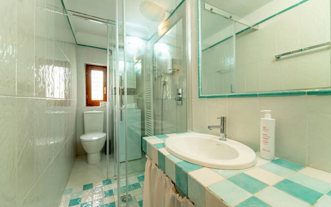 Photo of Bathroom in Colonno