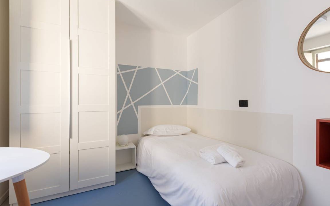 Photo of Bedroom in Magenta