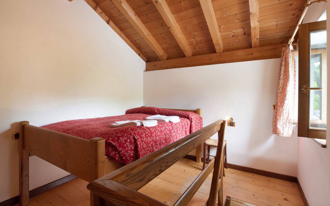 Photo of Bedroom in Dosso del Liro