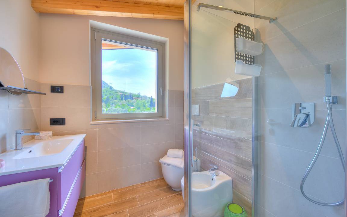 Photo of Bathroom in Roe Volciano