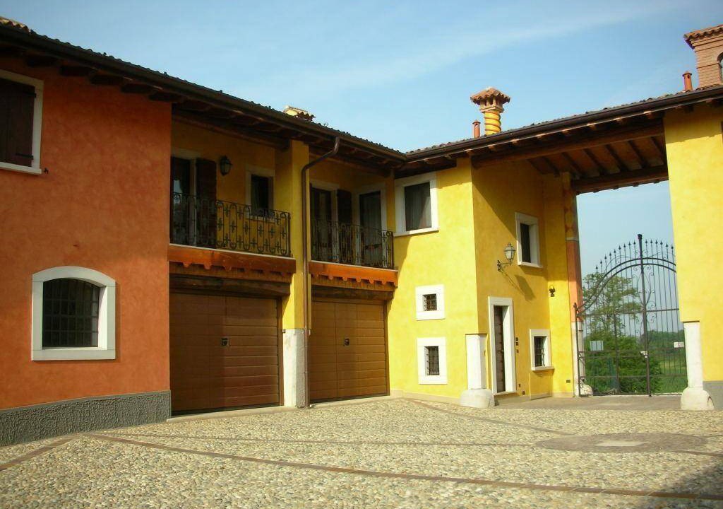 Photo of Others in Bedizzole