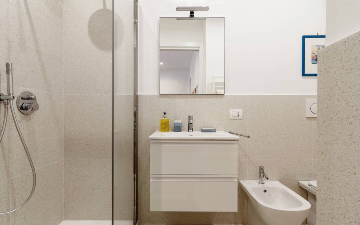 Photo of Bathroom in Tricolore