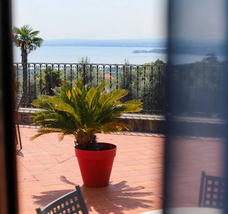 Photo of Patio Balcony in Soiano del Lago