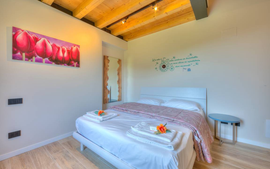 Photo of Bedroom in Roe Volciano