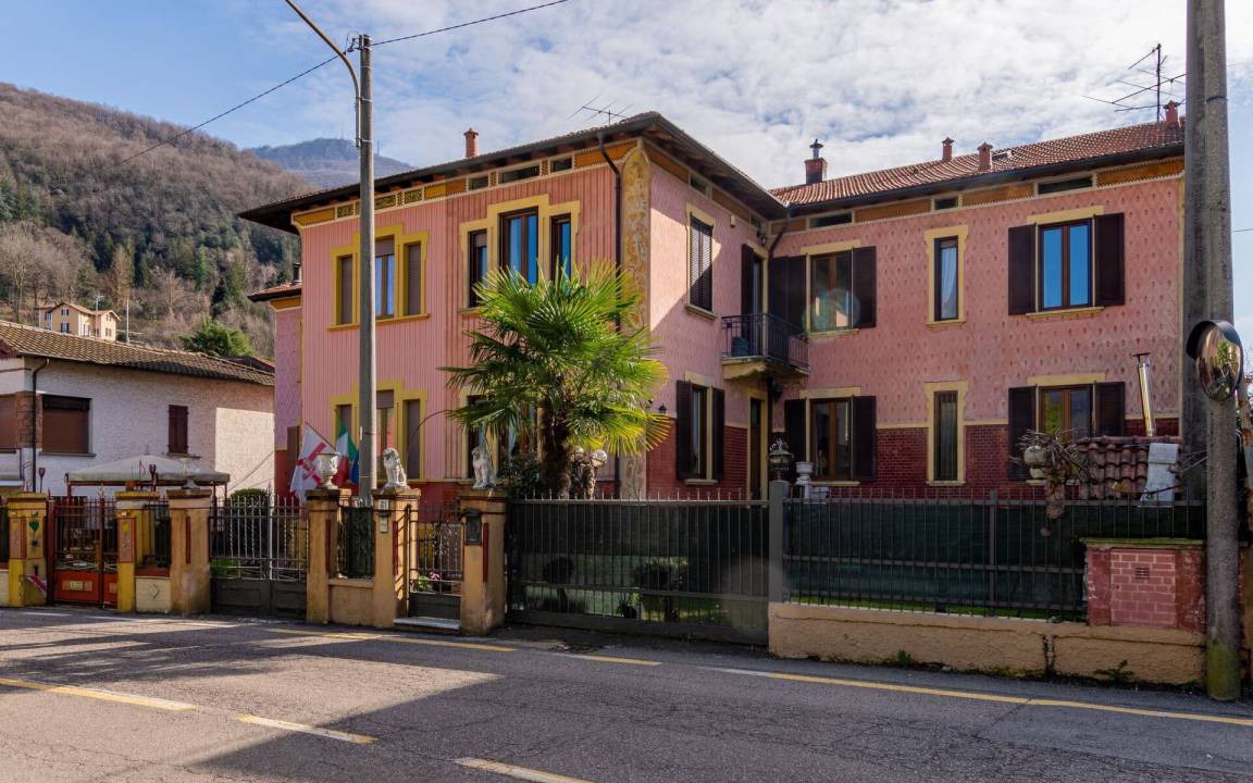 Photo of Buildings in Porto Ceresio