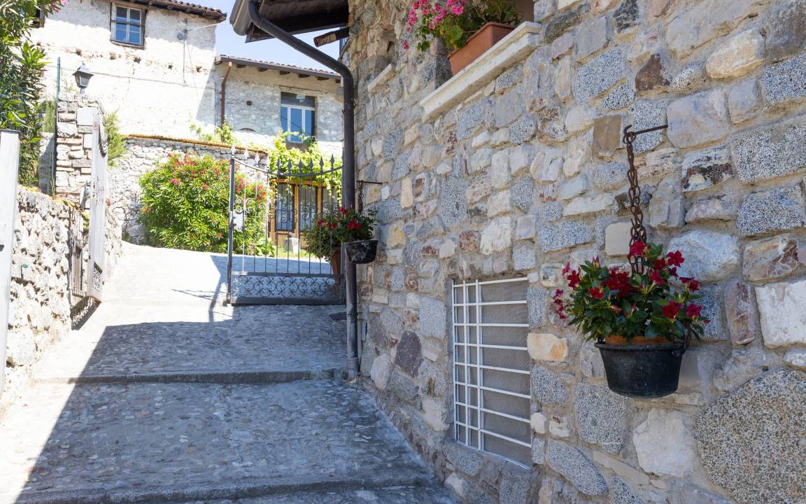 Photo of Others in Vesio