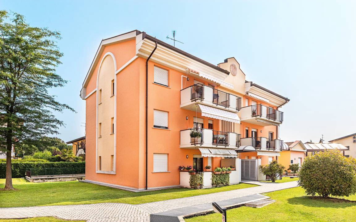Photo of Buildings in Lugana