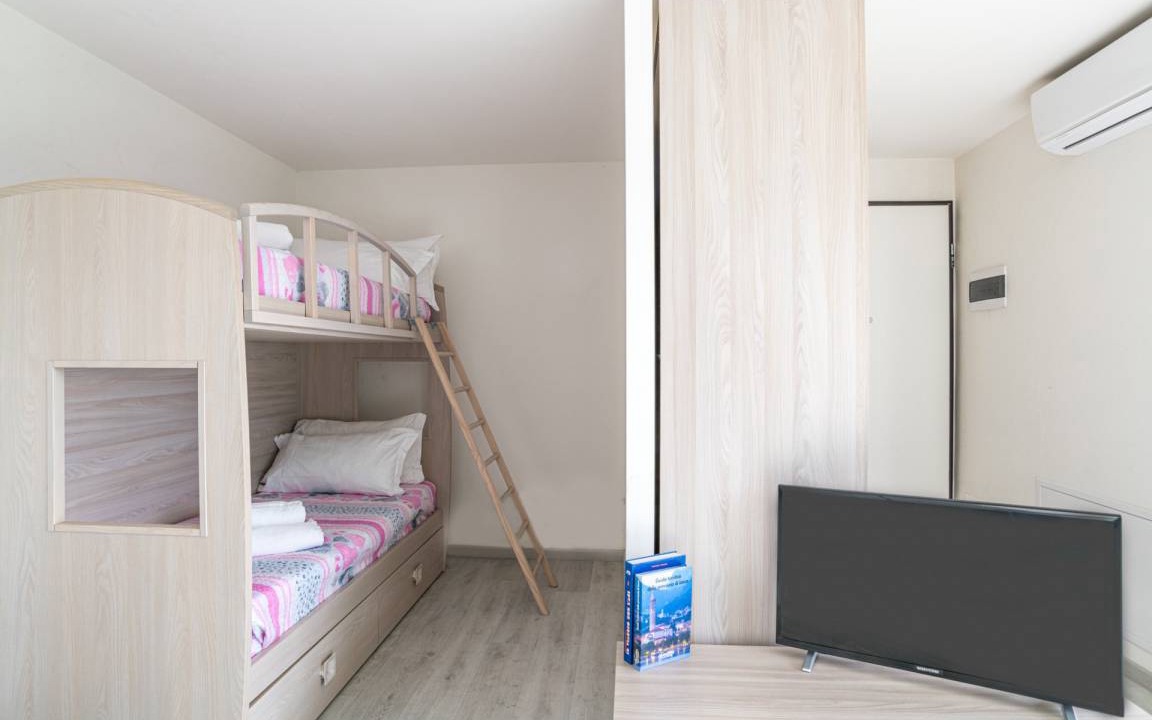 Photo of Bedroom in Mandello del Lario