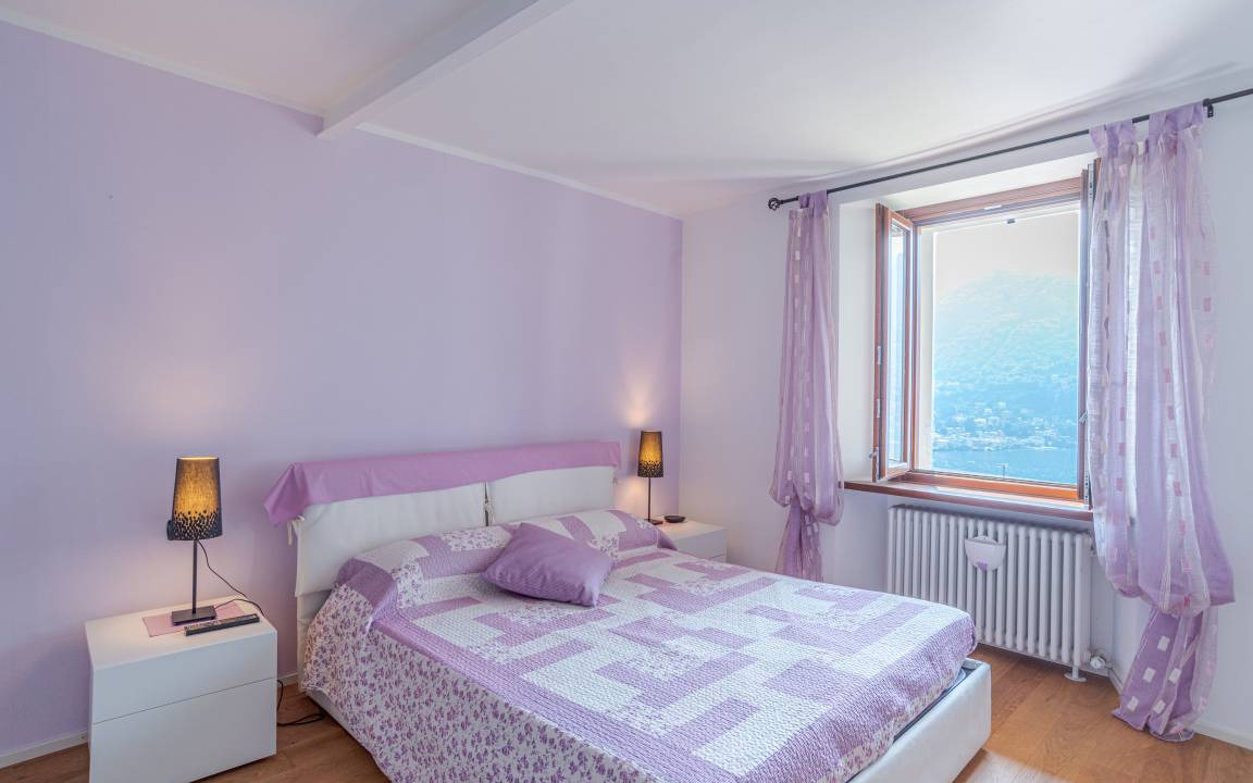 Photo of Bedroom in Moltrasio