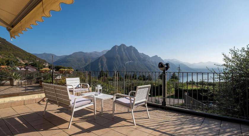 Photo of Patio Balcony in Solto Collina
