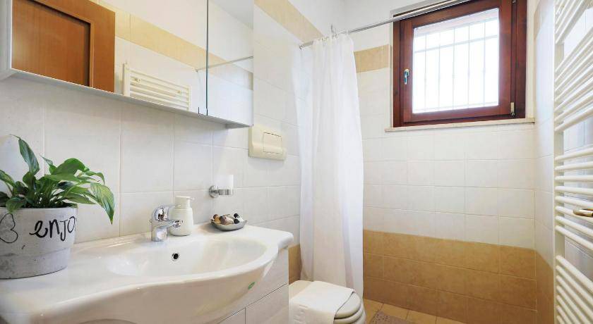 Photo of Bathroom in Mantua