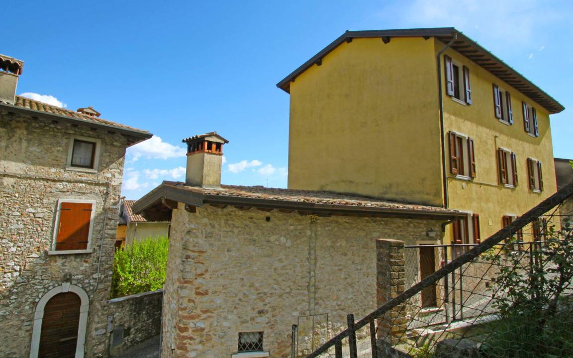 Photo of Buildings in Liano-Formaga