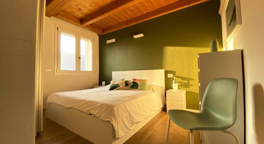 Photo of Bedroom in Sale Marasino
