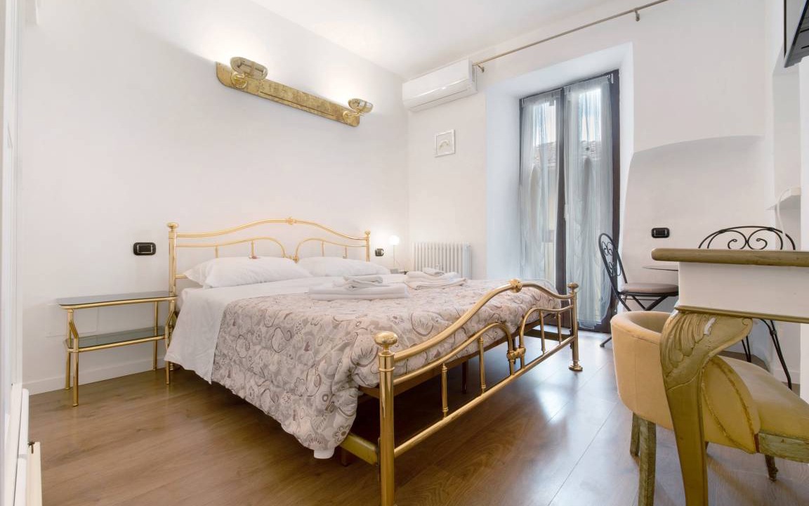 Photo of Bedroom in Mandello del Lario
