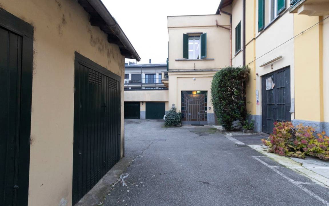Photo of Buildings in Lorenteggio