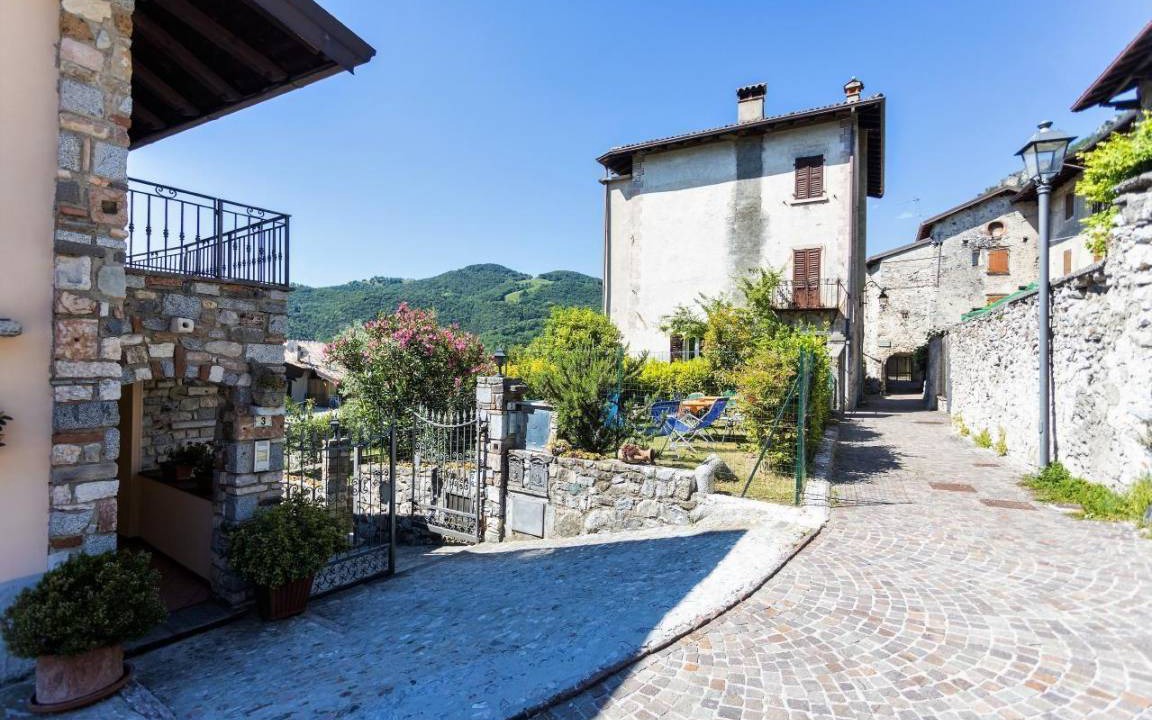 Photo of Buildings in Vesio