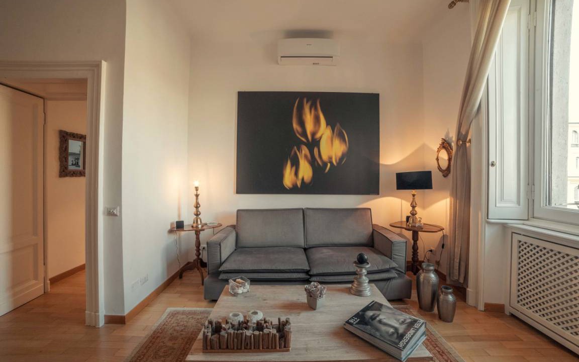 Photo of Livingroom in Magenta