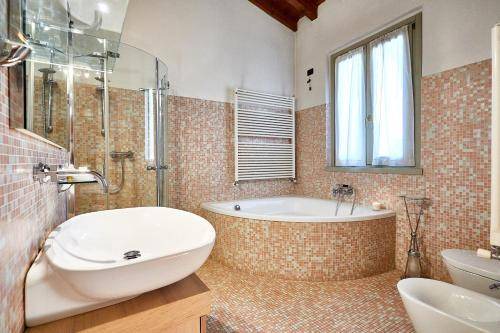 Photo of Bathroom in Borgo San Leonardo