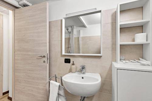 Photo of Bathroom in Tricolore