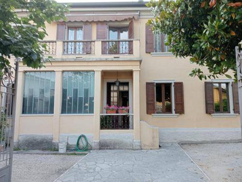 Photo of Buildings in Ponti sul Mincio