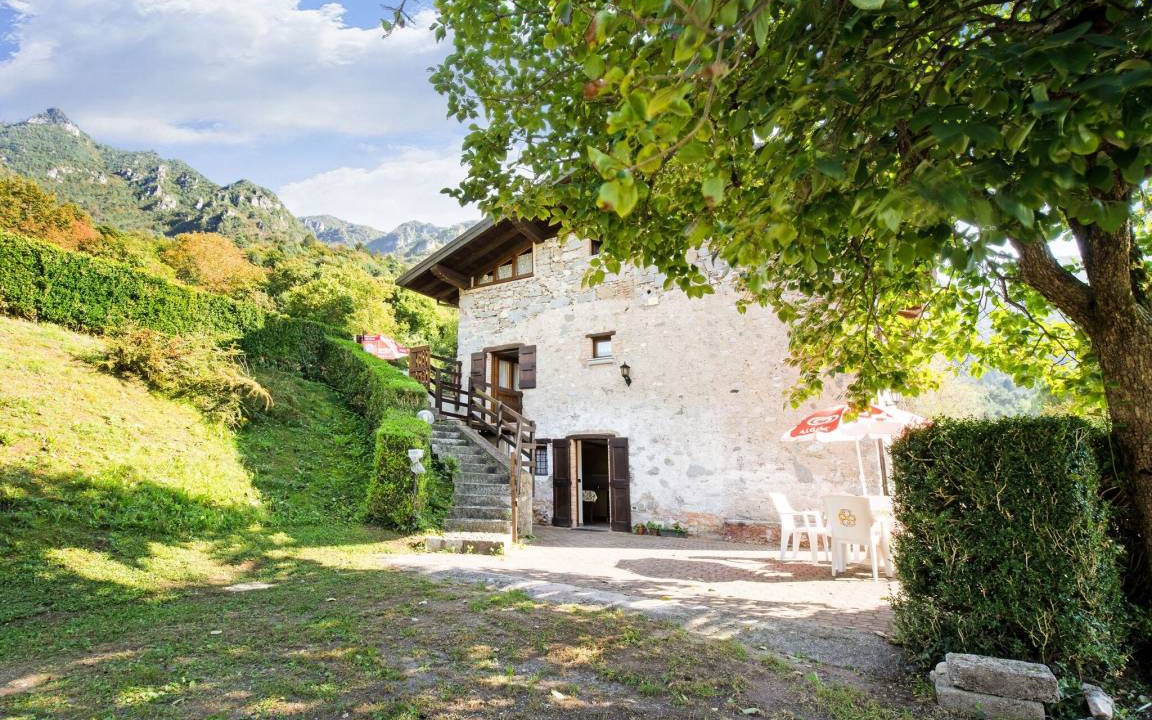 Photo of Buildings in Idro