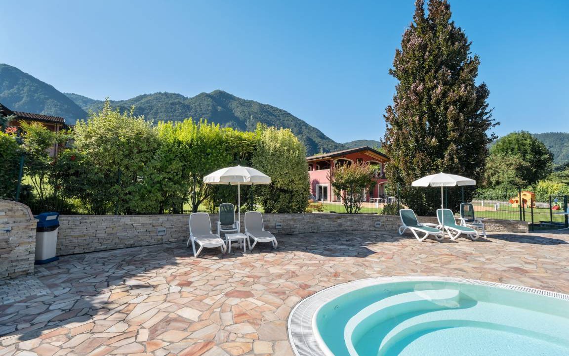 Photo of Outdoor in Crone