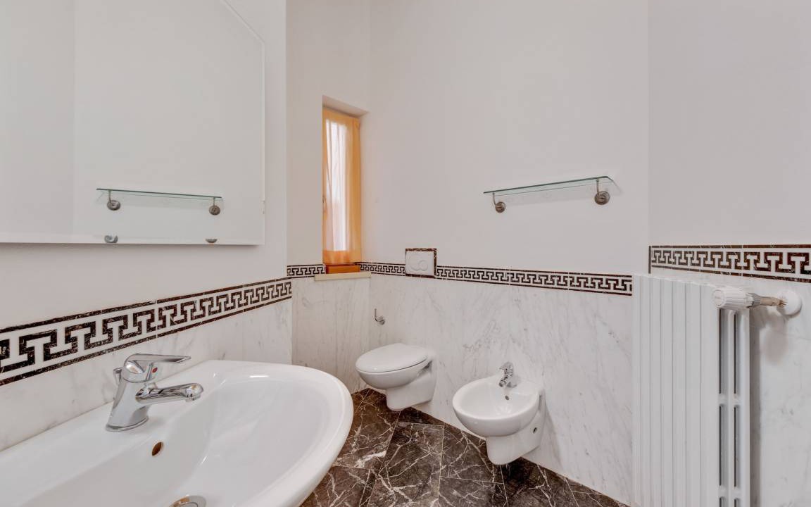Photo of Bathroom in Crone