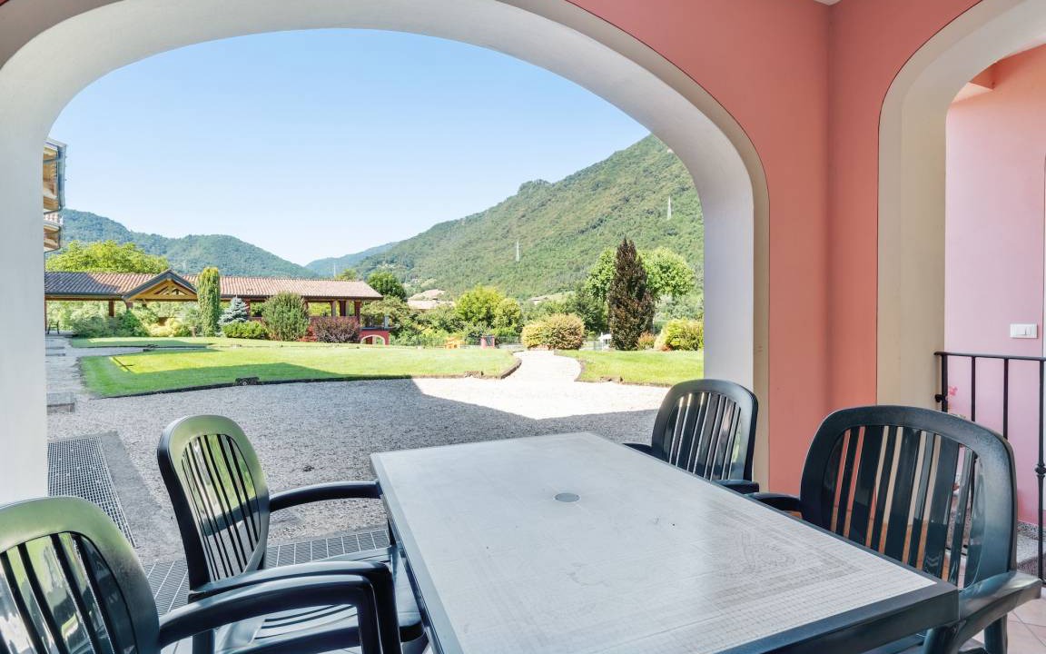 Photo of Patio Balcony in Crone